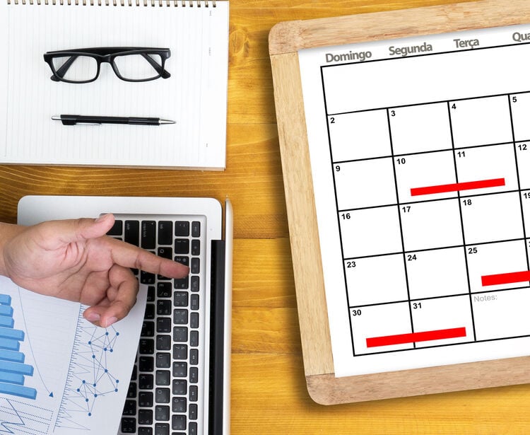 Processamento Salarial de Férias, Feriados e Faltas